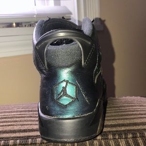 Jordan Shoes - Jorden retro 6 with pearl finish Jordan Shoes - Jorden retro 6 with pearl finish